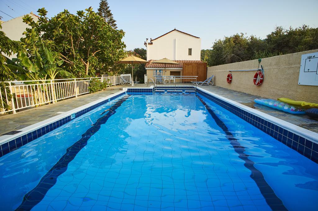Christinantzela Apartments Кокарі Екстер'єр фото