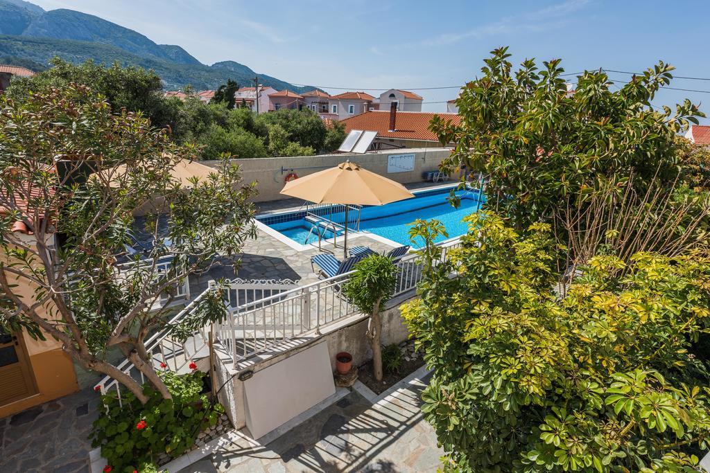 Christinantzela Apartments Кокарі Екстер'єр фото